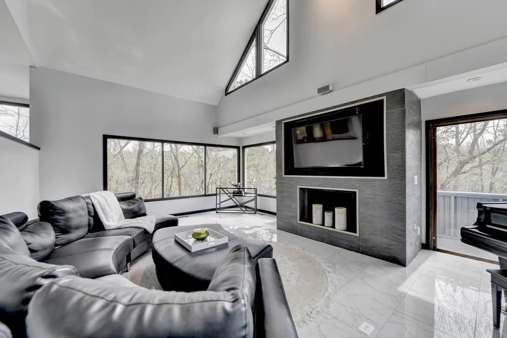 3050 River North Parkway, Sandy Springs, Georgia 30328, 5 Bedrooms Bedrooms, ,3 BathroomsBathrooms,Residential,Sold,3050 River North Parkway,7192347