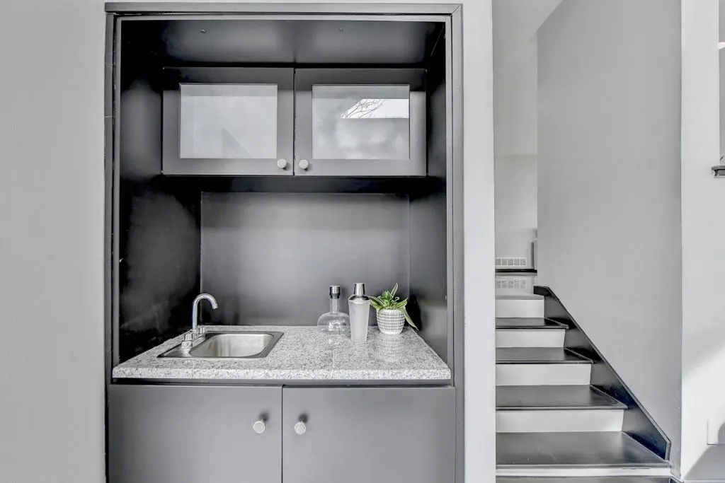 3050 River North Parkway, Sandy Springs, Georgia 30328, 5 Bedrooms Bedrooms, ,3 BathroomsBathrooms,Residential,Sold,3050 River North Parkway,7192347