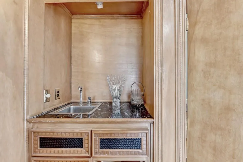 3050 River North Parkway, Sandy Springs, Georgia 30328, 5 Bedrooms Bedrooms, ,3 BathroomsBathrooms,Residential,Sold,3050 River North Parkway,7192347