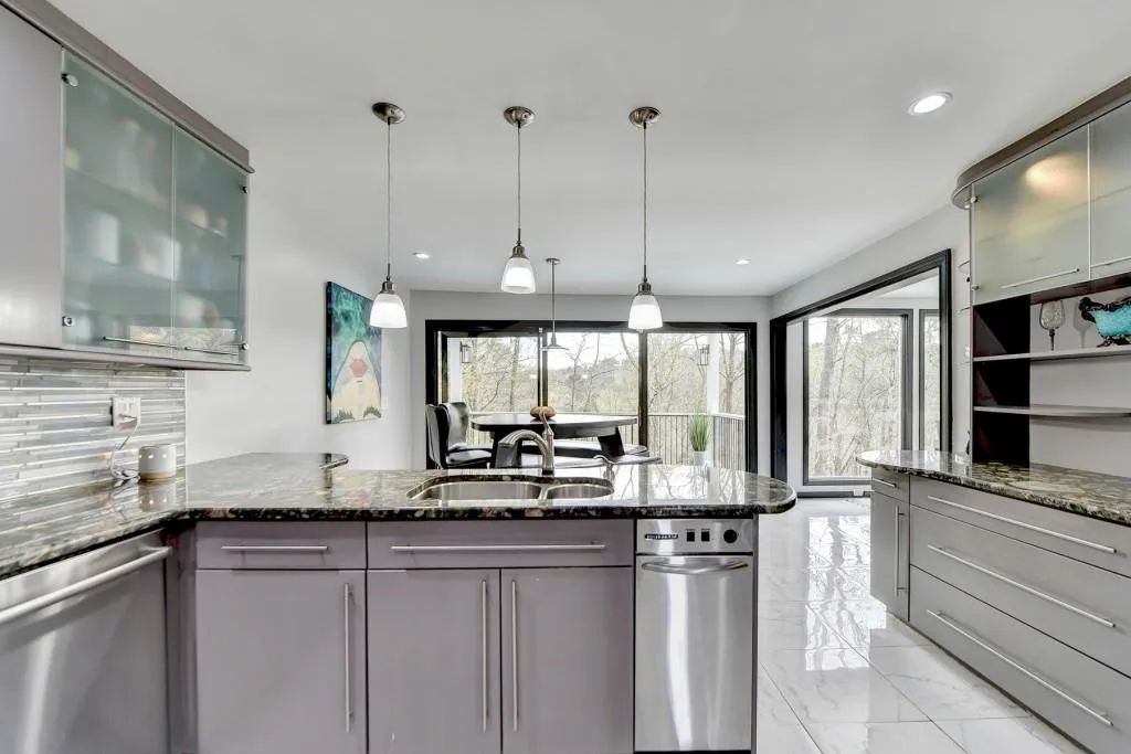 3050 River North Parkway, Sandy Springs, Georgia 30328, 5 Bedrooms Bedrooms, ,3 BathroomsBathrooms,Residential,Sold,3050 River North Parkway,7192347