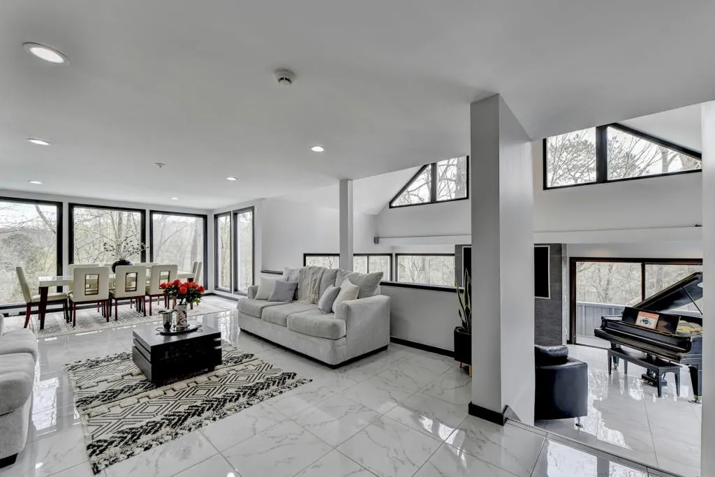 3050 River North Parkway, Sandy Springs, Georgia 30328, 5 Bedrooms Bedrooms, ,3 BathroomsBathrooms,Residential,Sold,3050 River North Parkway,7192347