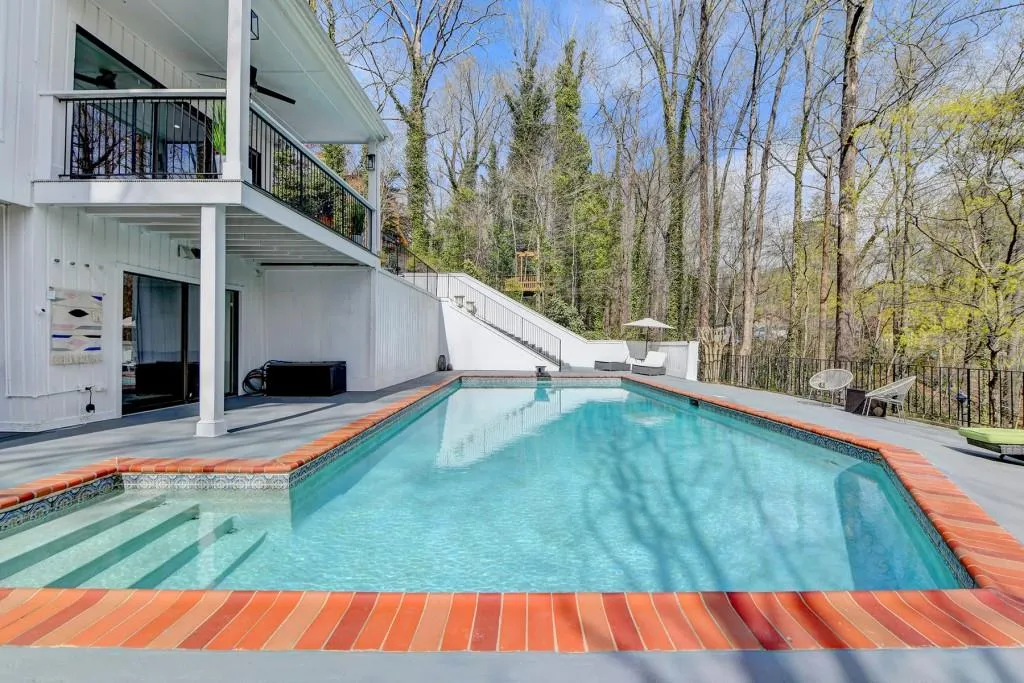 3050 River North Parkway, Sandy Springs, Georgia 30328, 5 Bedrooms Bedrooms, ,3 BathroomsBathrooms,Residential,Sold,3050 River North Parkway,7192347