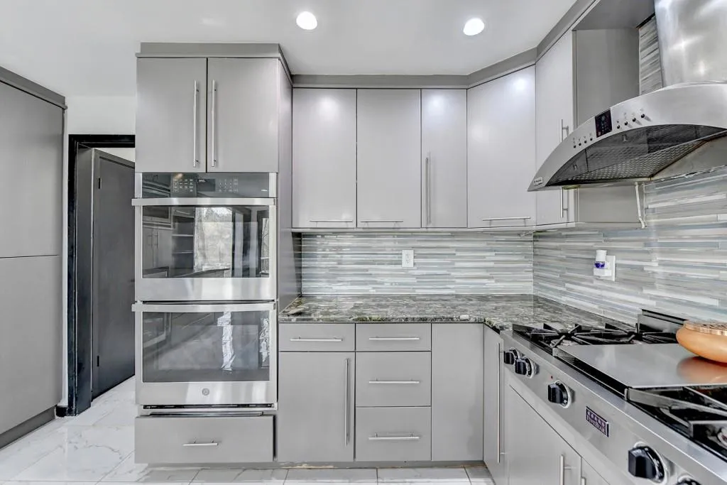 3050 River North Parkway, Sandy Springs, Georgia 30328, 5 Bedrooms Bedrooms, ,3 BathroomsBathrooms,Residential,Sold,3050 River North Parkway,7192347