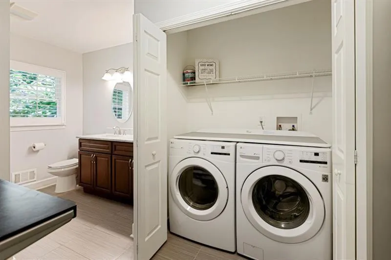 8125 Winged Foot Drive, Sandy Springs, Georgia 30350, 6 Bedrooms Bedrooms, ,5 BathroomsBathrooms,Residential,Sold,8125 Winged Foot Drive,7138825