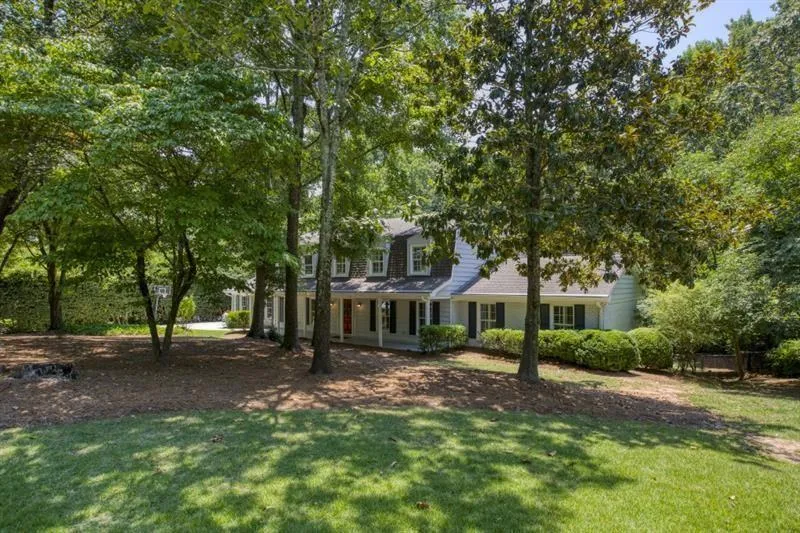 8125 Winged Foot Drive, Sandy Springs, Georgia 30350, 6 Bedrooms Bedrooms, ,5 BathroomsBathrooms,Residential,Sold,8125 Winged Foot Drive,7138825