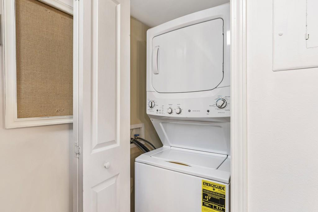 6940 Roswell Road Unit 2C, Atlanta, Georgia 30328, 1 Bedroom Bedrooms, ,1 BathroomBathrooms,Residential,Sold,6940 Roswell Road Unit 2C,7322222