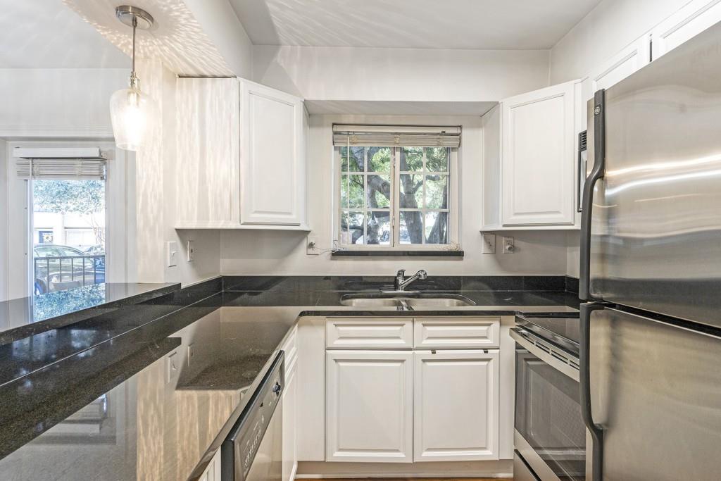 6940 Roswell Road Unit 2C, Atlanta, Georgia 30328, 1 Bedroom Bedrooms, ,1 BathroomBathrooms,Residential,Sold,6940 Roswell Road Unit 2C,7322222