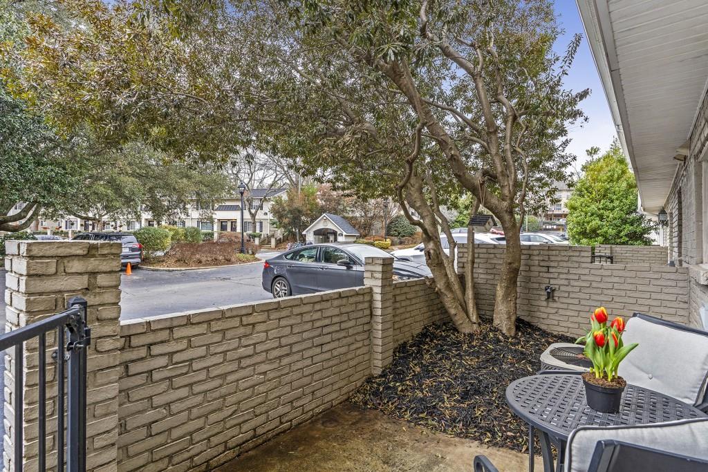 6940 Roswell Road Unit 2C, Atlanta, Georgia 30328, 1 Bedroom Bedrooms, ,1 BathroomBathrooms,Residential,Sold,6940 Roswell Road Unit 2C,7322222