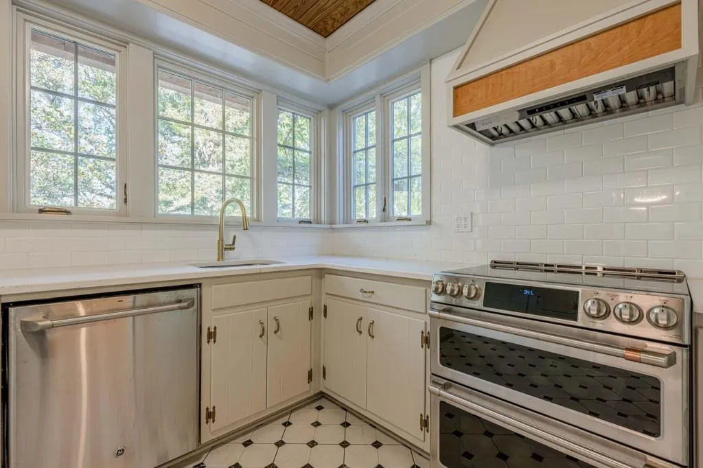 419 Collier Road Nw, Atlanta, Georgia 30309, 3 Bedrooms Bedrooms, ,3 BathroomsBathrooms,Residential,For Sale,419 Collier Road Nw,7671253