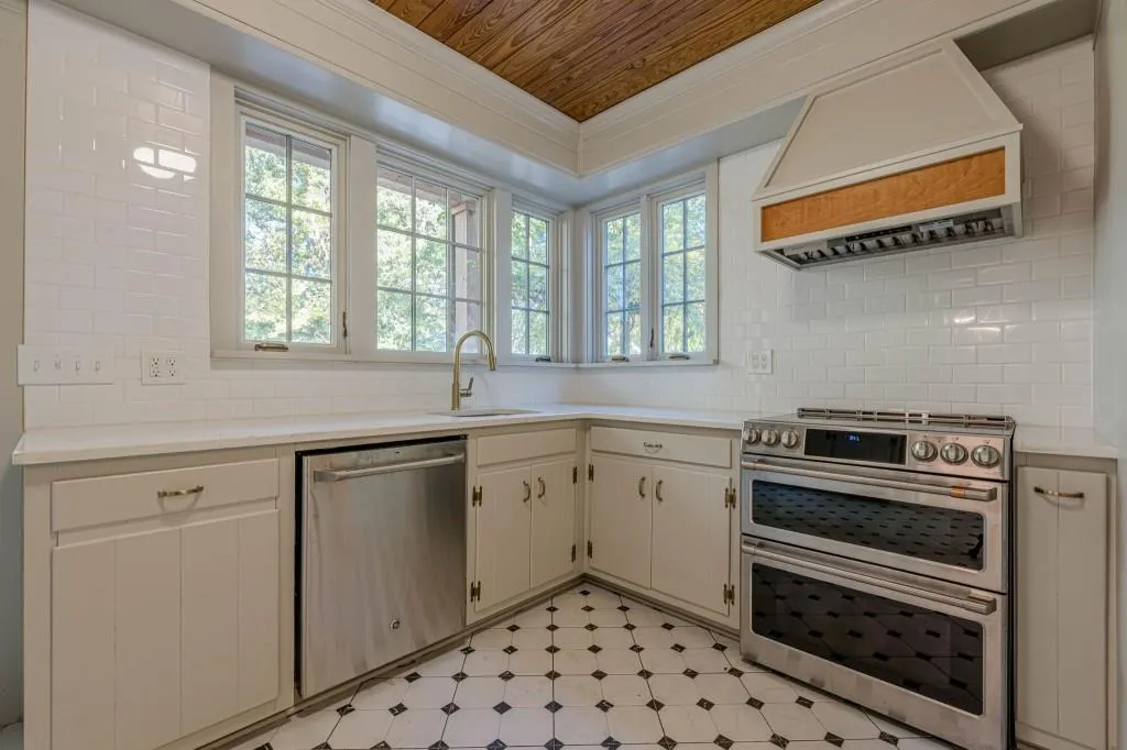 419 Collier Road Nw, Atlanta, Georgia 30309, 3 Bedrooms Bedrooms, ,3 BathroomsBathrooms,Residential,For Sale,419 Collier Road Nw,7671253