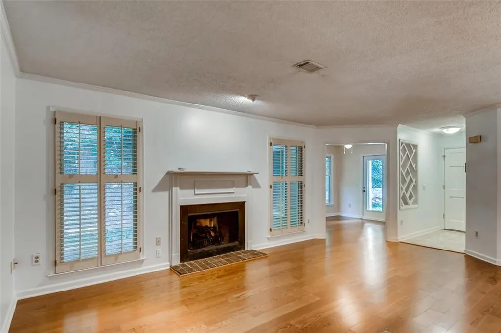 606 Bainbridge Drive, Sandy Springs, Georgia 30327, 2 Bedrooms Bedrooms, ,2 BathroomsBathrooms,Residential,Sold,606 Bainbridge Drive,6764278