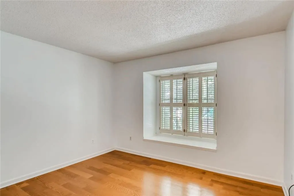 606 Bainbridge Drive, Sandy Springs, Georgia 30327, 2 Bedrooms Bedrooms, ,2 BathroomsBathrooms,Residential,Sold,606 Bainbridge Drive,6764278