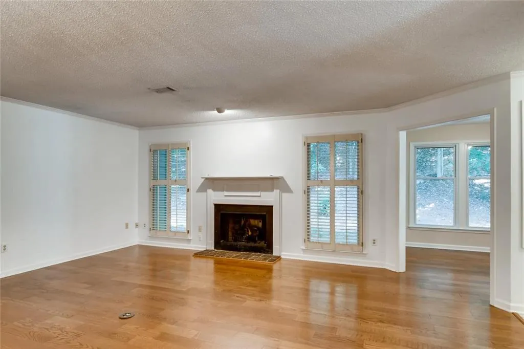 606 Bainbridge Drive, Sandy Springs, Georgia 30327, 2 Bedrooms Bedrooms, ,2 BathroomsBathrooms,Residential,Sold,606 Bainbridge Drive,6764278