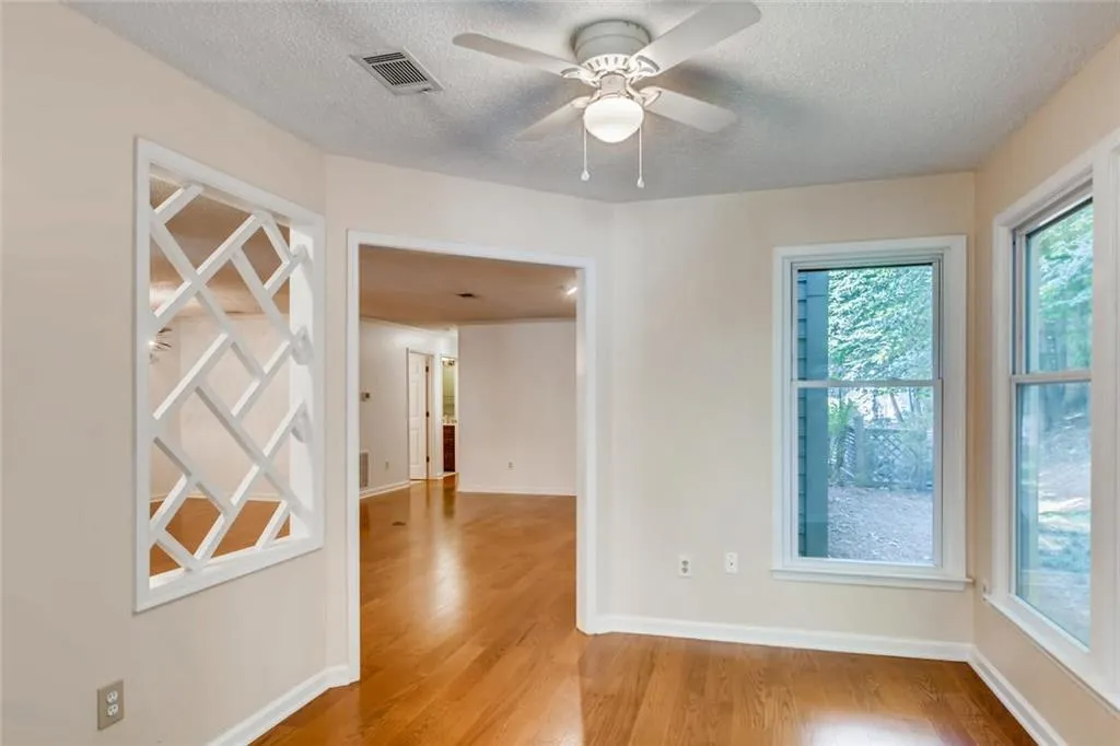 606 Bainbridge Drive, Sandy Springs, Georgia 30327, 2 Bedrooms Bedrooms, ,2 BathroomsBathrooms,Residential,Sold,606 Bainbridge Drive,6764278