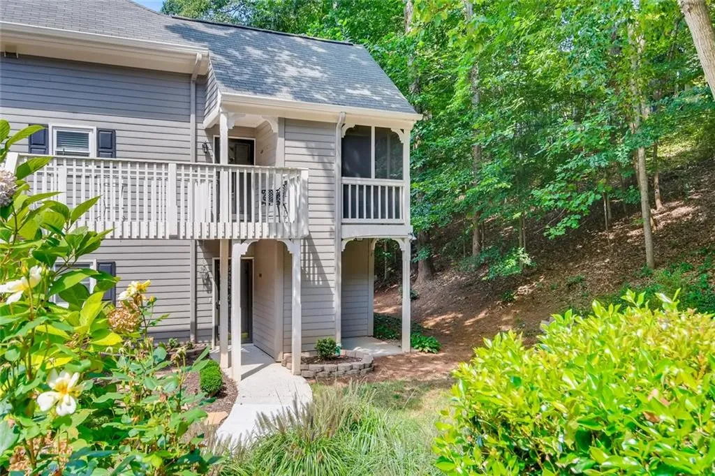 606 Bainbridge Drive, Sandy Springs, Georgia 30327, 2 Bedrooms Bedrooms, ,2 BathroomsBathrooms,Residential,Sold,606 Bainbridge Drive,6764278