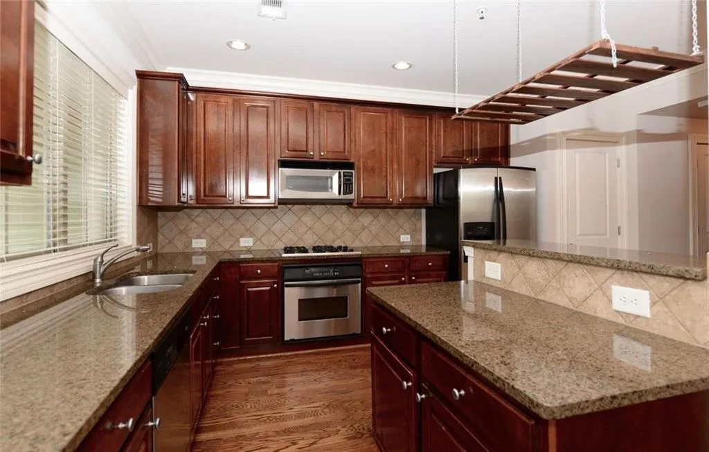 177 Le Gran Court, Sandy Springs, Georgia 30328, 2 Bedrooms Bedrooms, ,2 BathroomsBathrooms,Residential,Sold,177 Le Gran Court,5719337