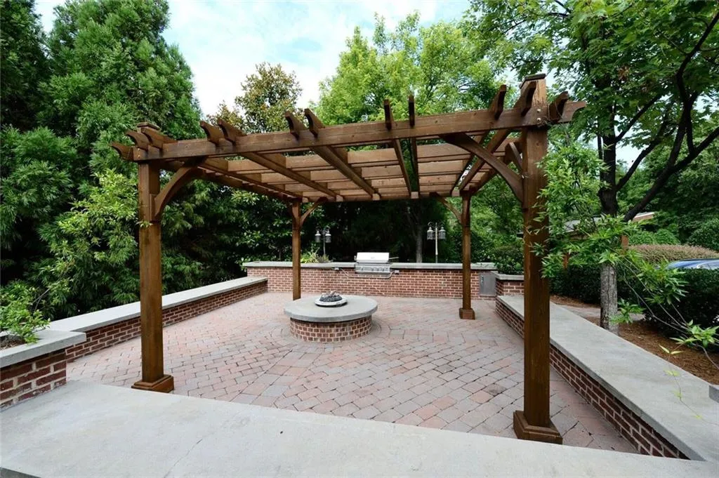 177 Le Gran Court, Sandy Springs, Georgia 30328, 2 Bedrooms Bedrooms, ,2 BathroomsBathrooms,Residential,Sold,177 Le Gran Court,5719337