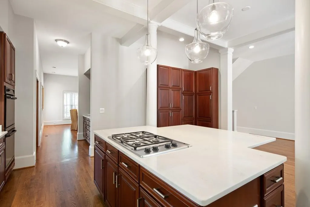 5815 De Claire Court, Sandy Springs, Georgia 30328, 6 Bedrooms Bedrooms, ,5 BathroomsBathrooms,Residential,Sold,5815 De Claire Court,6531341