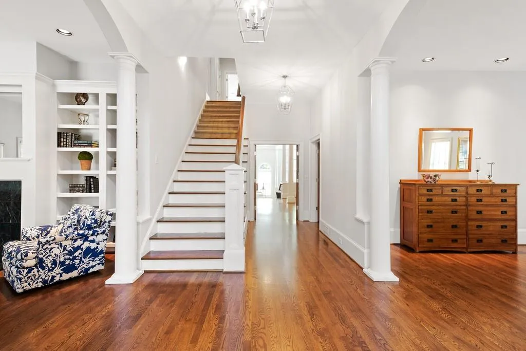 5815 De Claire Court, Sandy Springs, Georgia 30328, 6 Bedrooms Bedrooms, ,5 BathroomsBathrooms,Residential,Sold,5815 De Claire Court,6531341