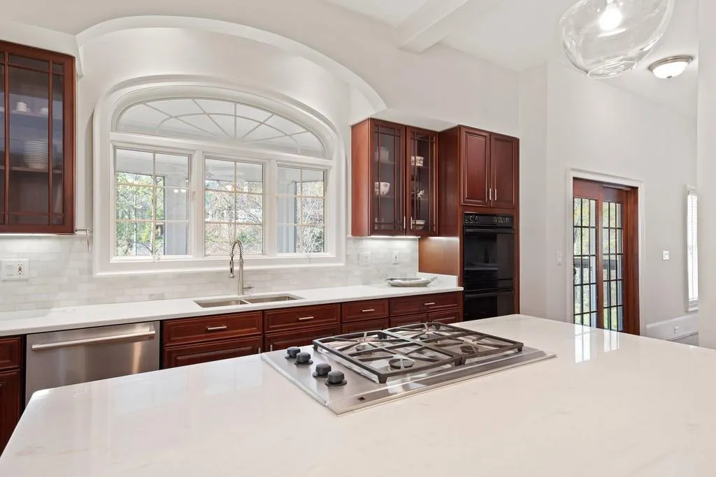 5815 De Claire Court, Sandy Springs, Georgia 30328, 6 Bedrooms Bedrooms, ,5 BathroomsBathrooms,Residential,Sold,5815 De Claire Court,6531341