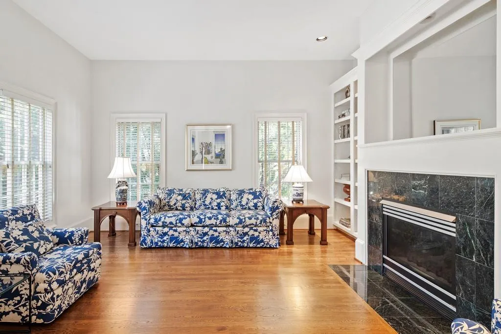 5815 De Claire Court, Sandy Springs, Georgia 30328, 6 Bedrooms Bedrooms, ,5 BathroomsBathrooms,Residential,Sold,5815 De Claire Court,6531341