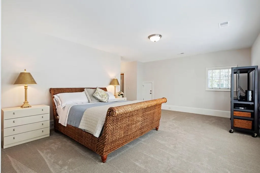 5815 De Claire Court, Sandy Springs, Georgia 30328, 6 Bedrooms Bedrooms, ,5 BathroomsBathrooms,Residential,Sold,5815 De Claire Court,6531341