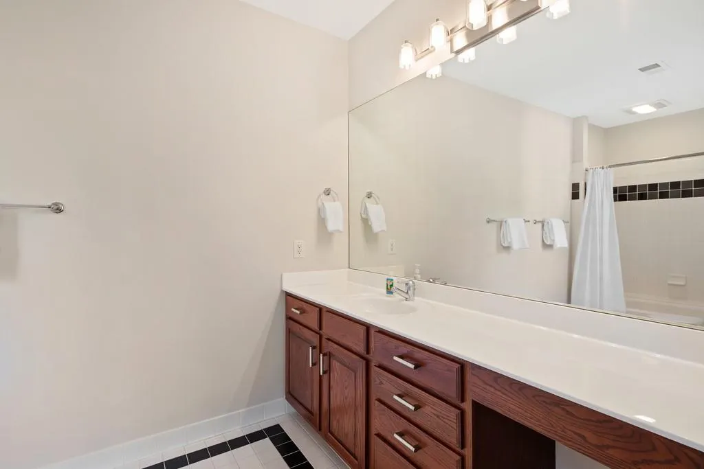 5815 De Claire Court, Sandy Springs, Georgia 30328, 6 Bedrooms Bedrooms, ,5 BathroomsBathrooms,Residential,Sold,5815 De Claire Court,6531341