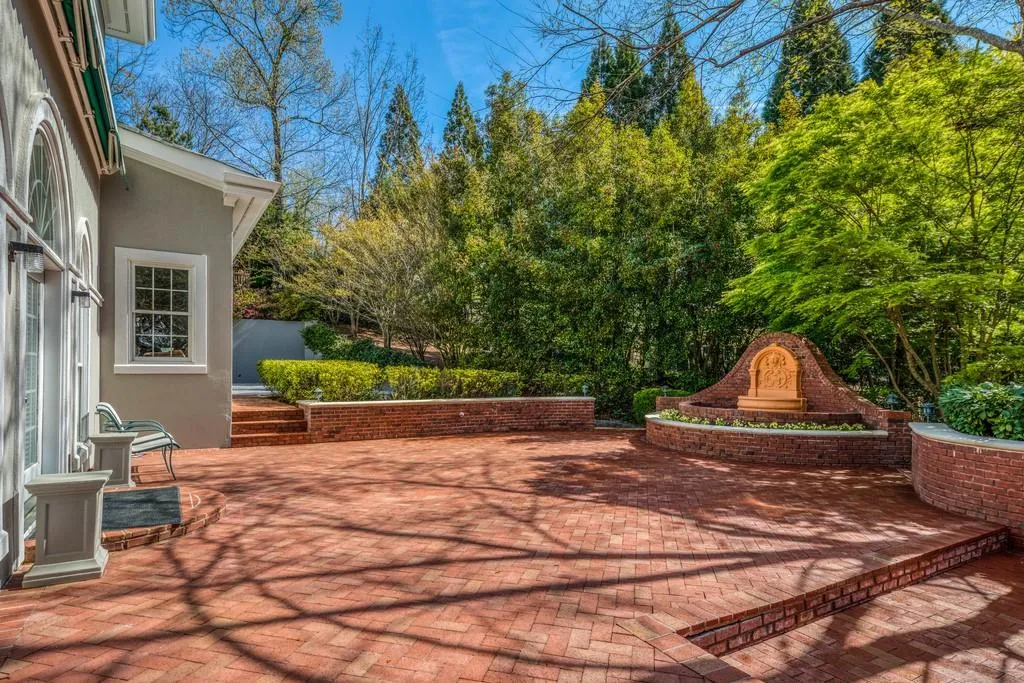 5815 De Claire Court, Sandy Springs, Georgia 30328, 6 Bedrooms Bedrooms, ,5 BathroomsBathrooms,Residential,Sold,5815 De Claire Court,6531341