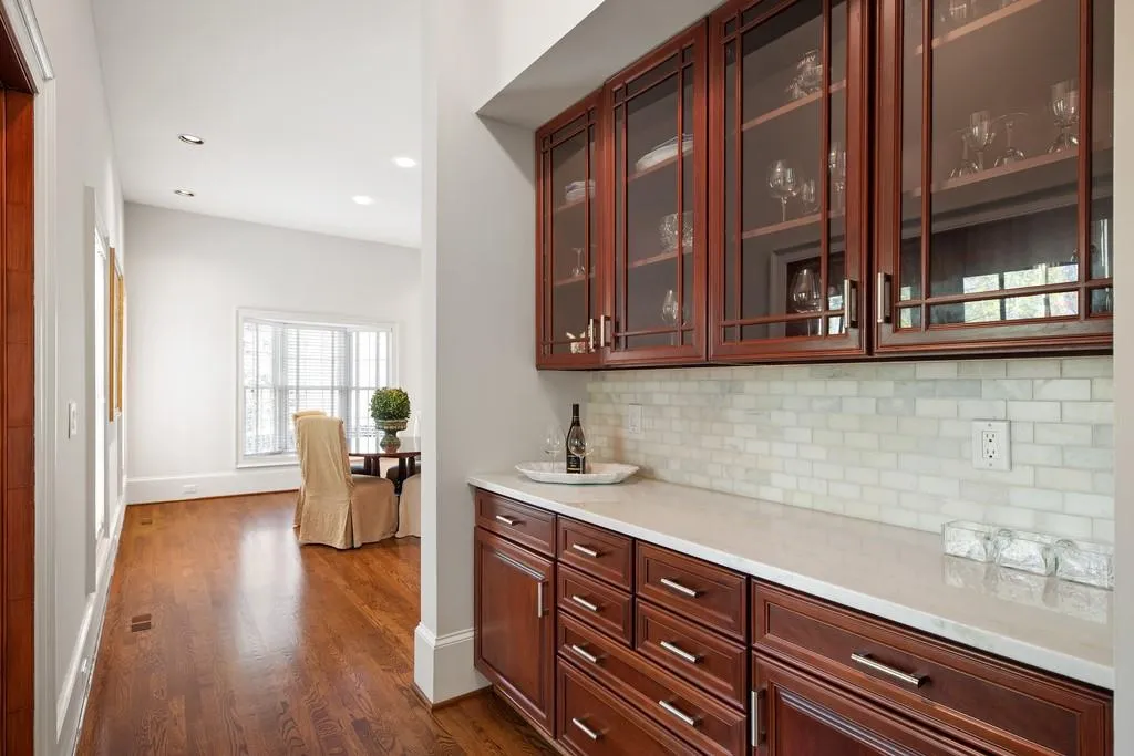 5815 De Claire Court, Sandy Springs, Georgia 30328, 6 Bedrooms Bedrooms, ,5 BathroomsBathrooms,Residential,Sold,5815 De Claire Court,6531341