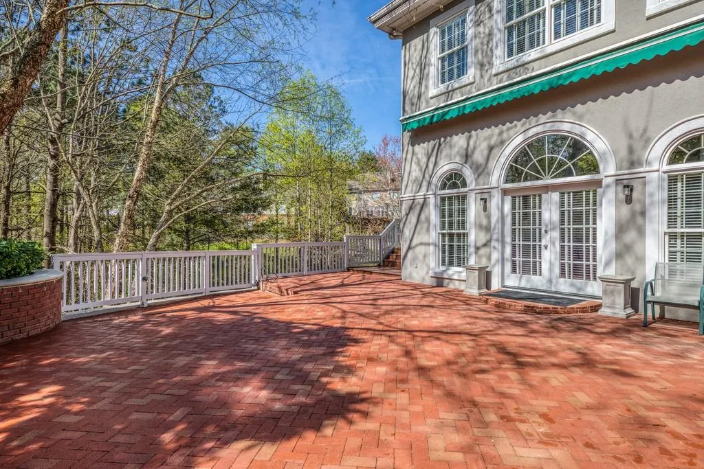 5815 De Claire Court, Sandy Springs, Georgia 30328, 6 Bedrooms Bedrooms, ,5 BathroomsBathrooms,Residential,Sold,5815 De Claire Court,6531341