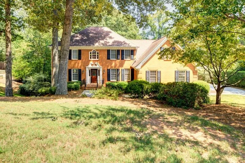 7575 Hunters Woods Drive, Sandy Springs, Georgia 30350, 5 Bedrooms Bedrooms, ,4 BathroomsBathrooms,Residential,Sold,7575 Hunters Woods Drive,5846325