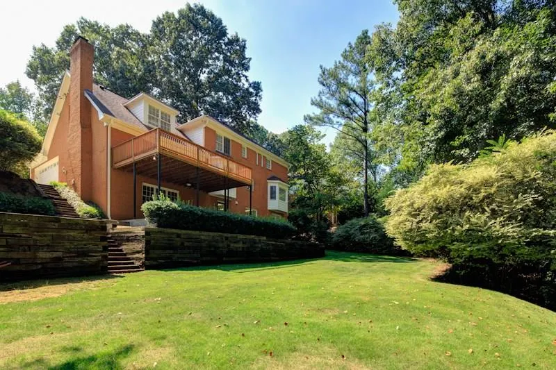 7575 Hunters Woods Drive, Sandy Springs, Georgia 30350, 5 Bedrooms Bedrooms, ,4 BathroomsBathrooms,Residential,Sold,7575 Hunters Woods Drive,5846325