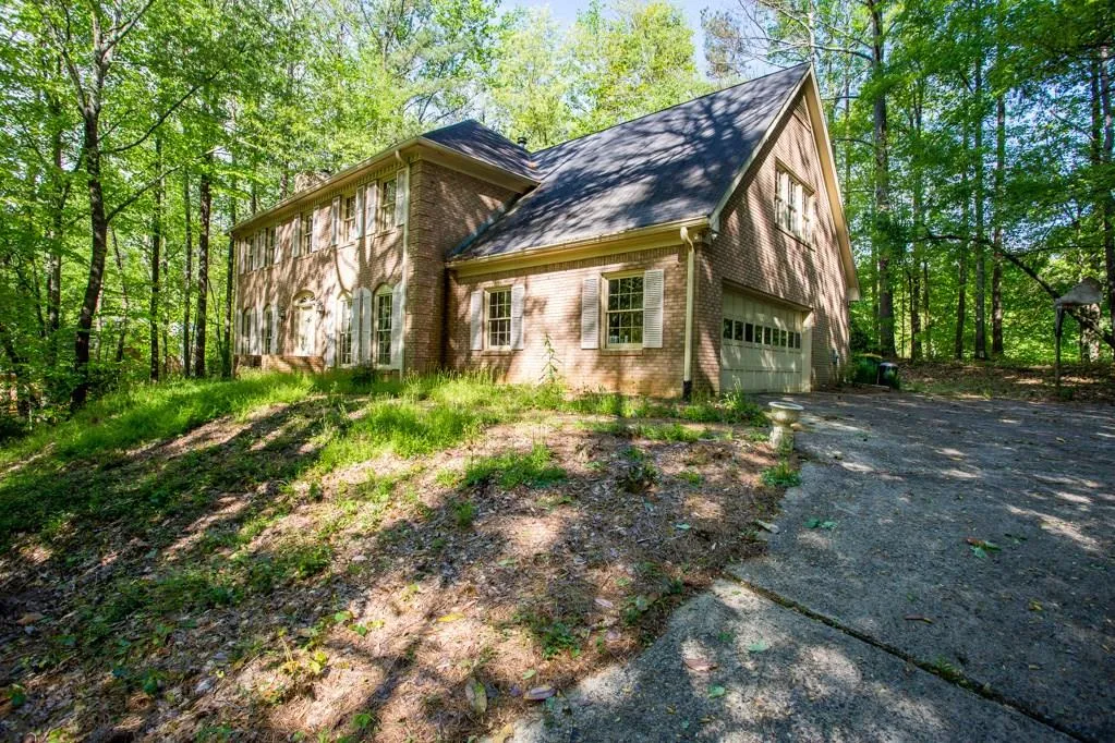 9810 Huntcliff Trace, Sandy Springs, Georgia 30350, 5 Bedrooms Bedrooms, ,3 BathroomsBathrooms,Residential,Sold,9810 Huntcliff Trace,6002018