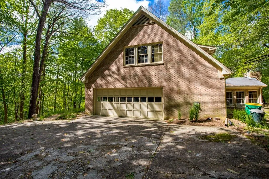 9810 Huntcliff Trace, Sandy Springs, Georgia 30350, 5 Bedrooms Bedrooms, ,3 BathroomsBathrooms,Residential,Sold,9810 Huntcliff Trace,6002018