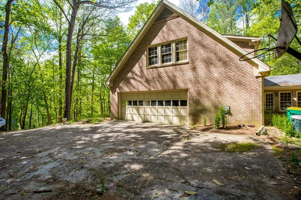 9810 Huntcliff Trace, Sandy Springs, Georgia 30350, 5 Bedrooms Bedrooms, ,3 BathroomsBathrooms,Residential,Sold,9810 Huntcliff Trace,6002018