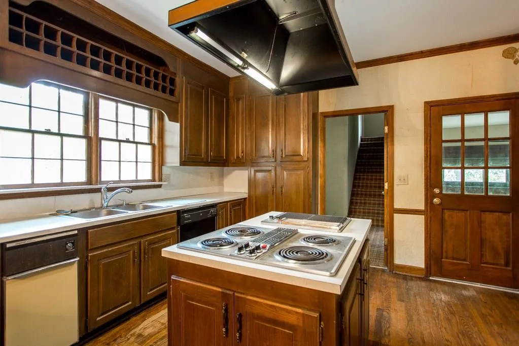 9810 Huntcliff Trace, Sandy Springs, Georgia 30350, 5 Bedrooms Bedrooms, ,3 BathroomsBathrooms,Residential,Sold,9810 Huntcliff Trace,6002018