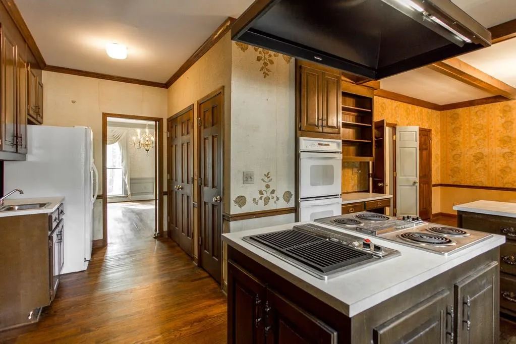 9810 Huntcliff Trace, Sandy Springs, Georgia 30350, 5 Bedrooms Bedrooms, ,3 BathroomsBathrooms,Residential,Sold,9810 Huntcliff Trace,6002018