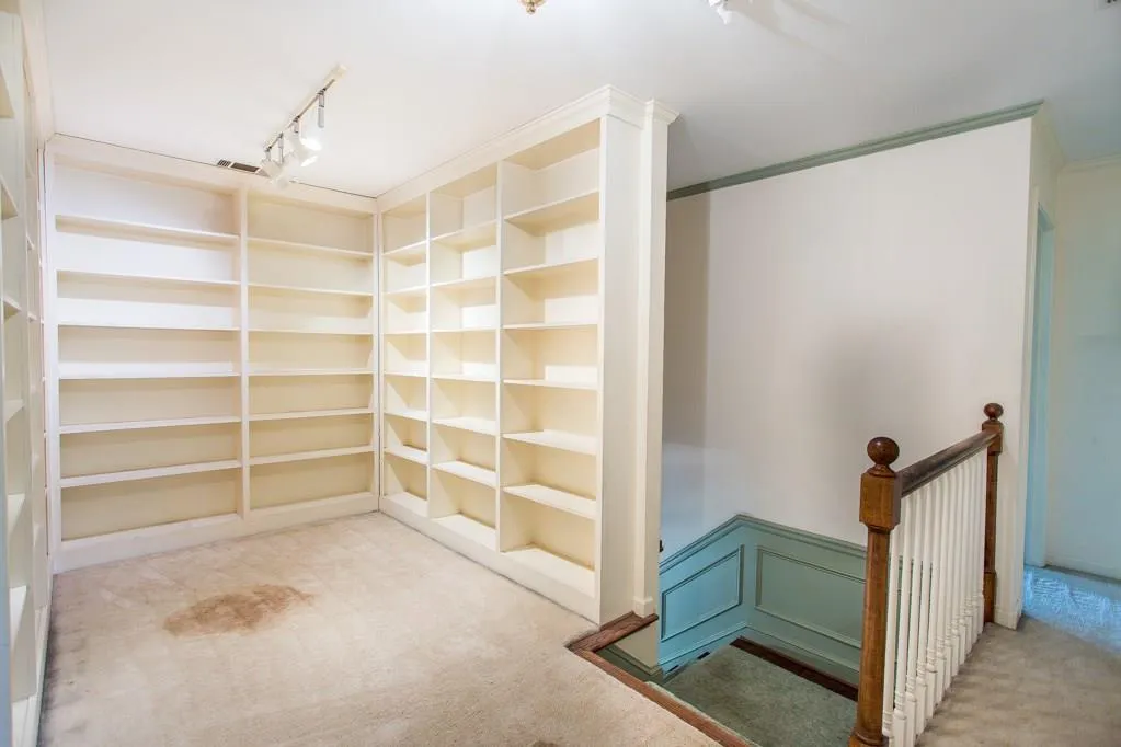 9810 Huntcliff Trace, Sandy Springs, Georgia 30350, 5 Bedrooms Bedrooms, ,3 BathroomsBathrooms,Residential,Sold,9810 Huntcliff Trace,6002018