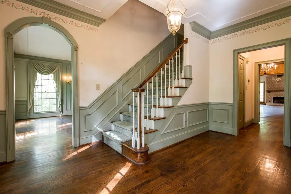 9810 Huntcliff Trace, Sandy Springs, Georgia 30350, 5 Bedrooms Bedrooms, ,3 BathroomsBathrooms,Residential,Sold,9810 Huntcliff Trace,6002018