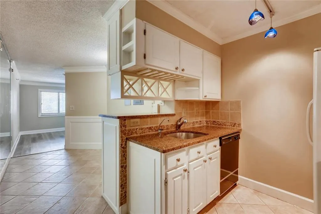 795 Hammond Drive Unit 409, Atlanta, Georgia 30328, 1 Bedroom Bedrooms, ,1 BathroomBathrooms,Residential,Sold,795 Hammond Drive Unit 409,6588839