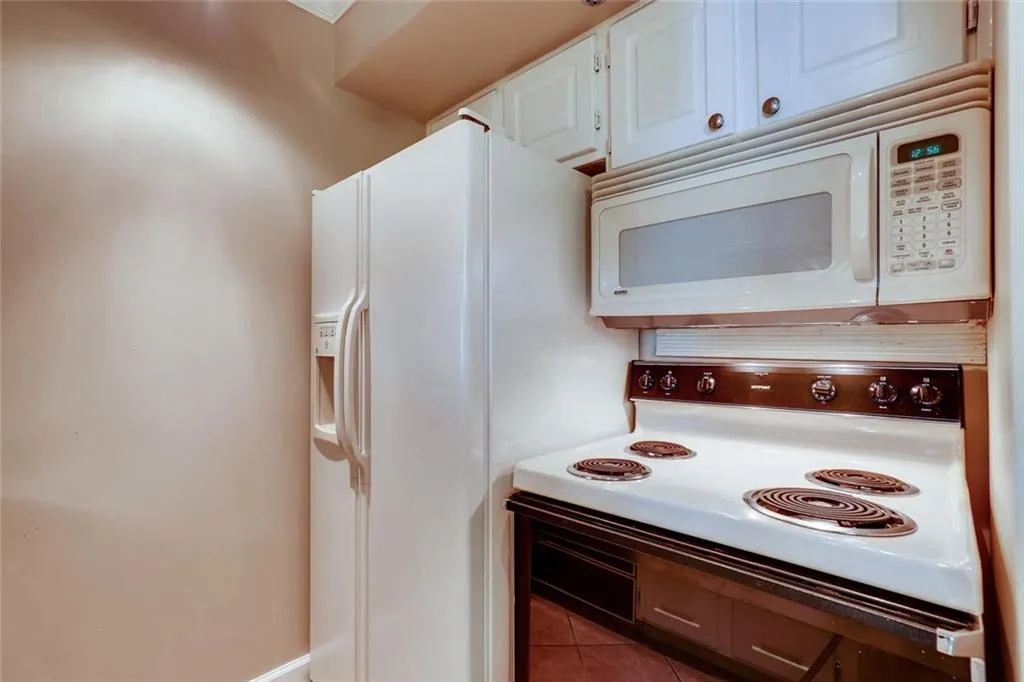 795 Hammond Drive Unit 409, Atlanta, Georgia 30328, 1 Bedroom Bedrooms, ,1 BathroomBathrooms,Residential,Sold,795 Hammond Drive Unit 409,6588839