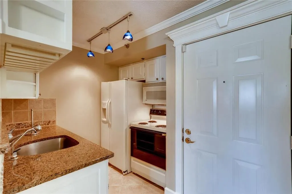 795 Hammond Drive Unit 409, Atlanta, Georgia 30328, 1 Bedroom Bedrooms, ,1 BathroomBathrooms,Residential,Sold,795 Hammond Drive Unit 409,6588839