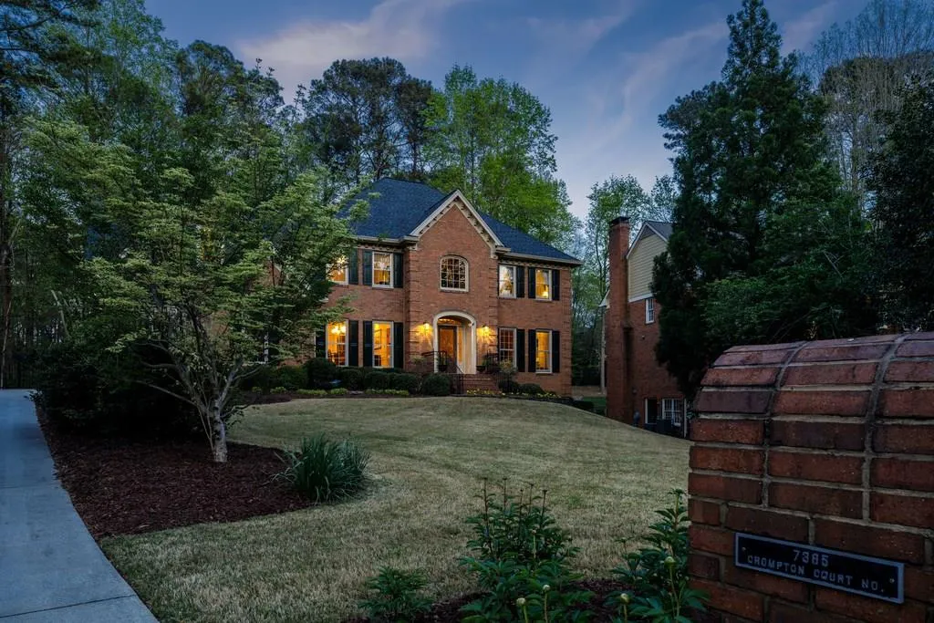 7385 Crompton Court N, Sandy Springs, Georgia 30350, 4 Bedrooms Bedrooms, ,4 BathroomsBathrooms,Residential,Sold,7385 Crompton Court N,5996759