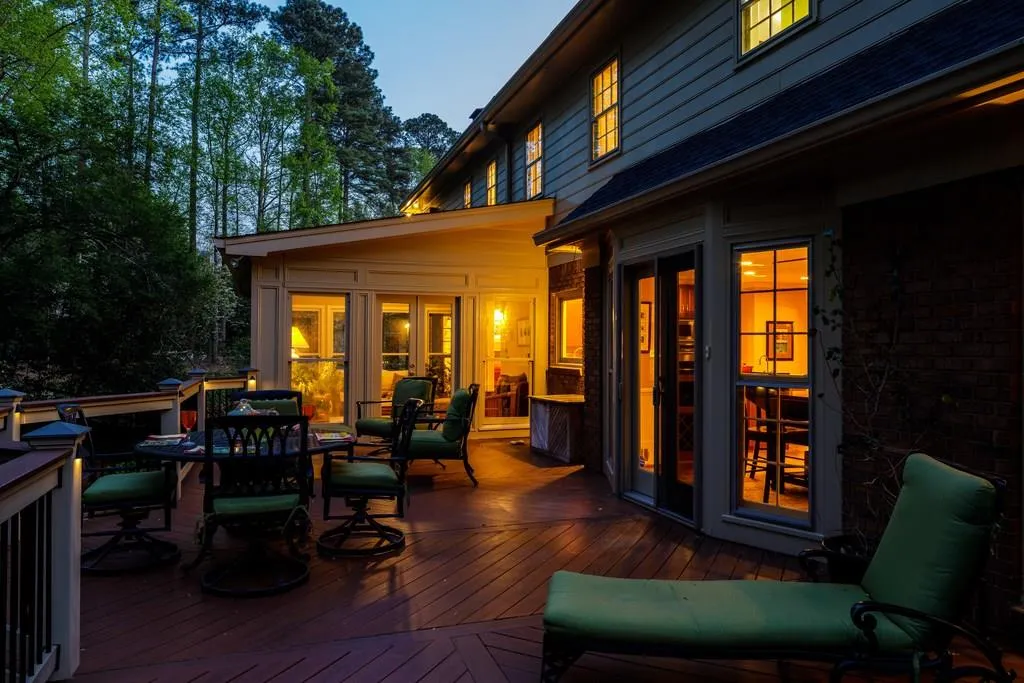 7385 Crompton Court N, Sandy Springs, Georgia 30350, 4 Bedrooms Bedrooms, ,4 BathroomsBathrooms,Residential,Sold,7385 Crompton Court N,5996759