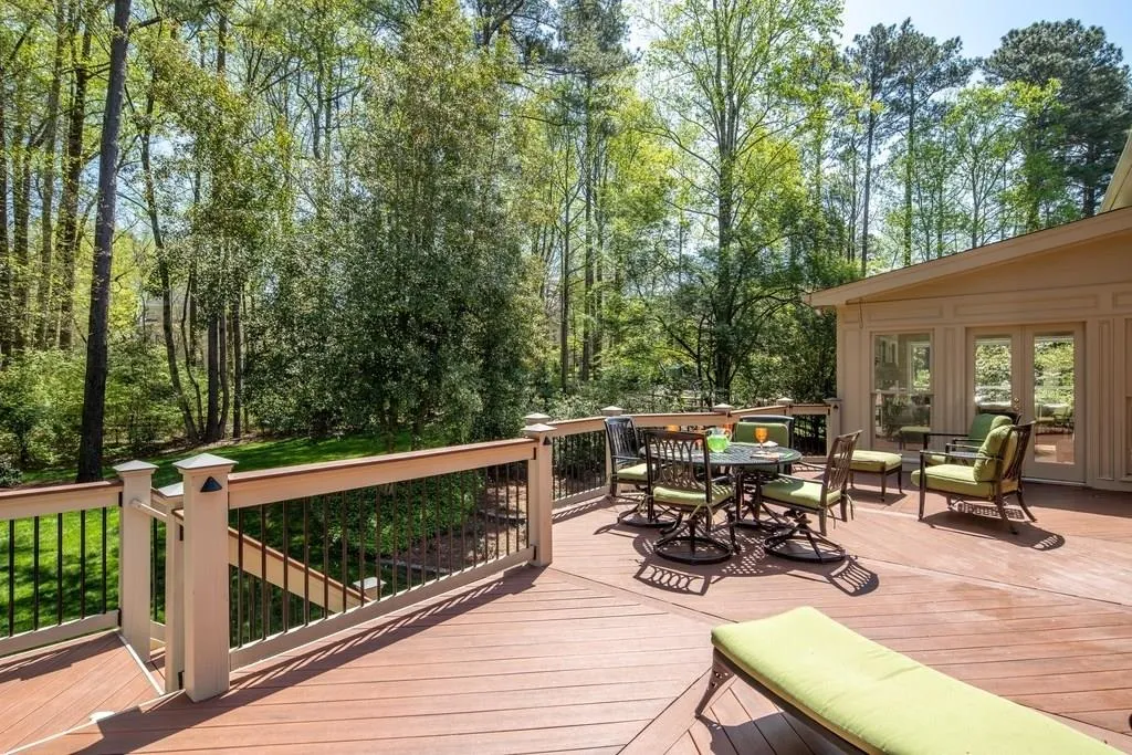7385 Crompton Court N, Sandy Springs, Georgia 30350, 4 Bedrooms Bedrooms, ,4 BathroomsBathrooms,Residential,Sold,7385 Crompton Court N,5996759