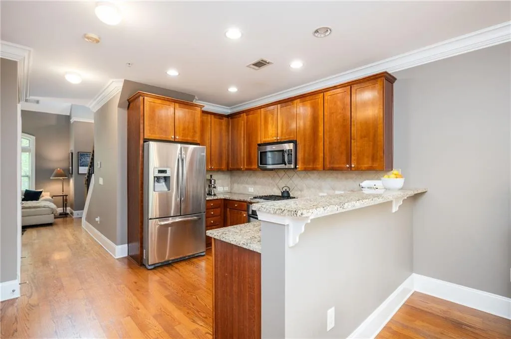 827 Perennial Drive, Atlanta, Georgia 30328, 2 Bedrooms Bedrooms, ,2 BathroomsBathrooms,Residential,Sold,827 Perennial Drive,7596435