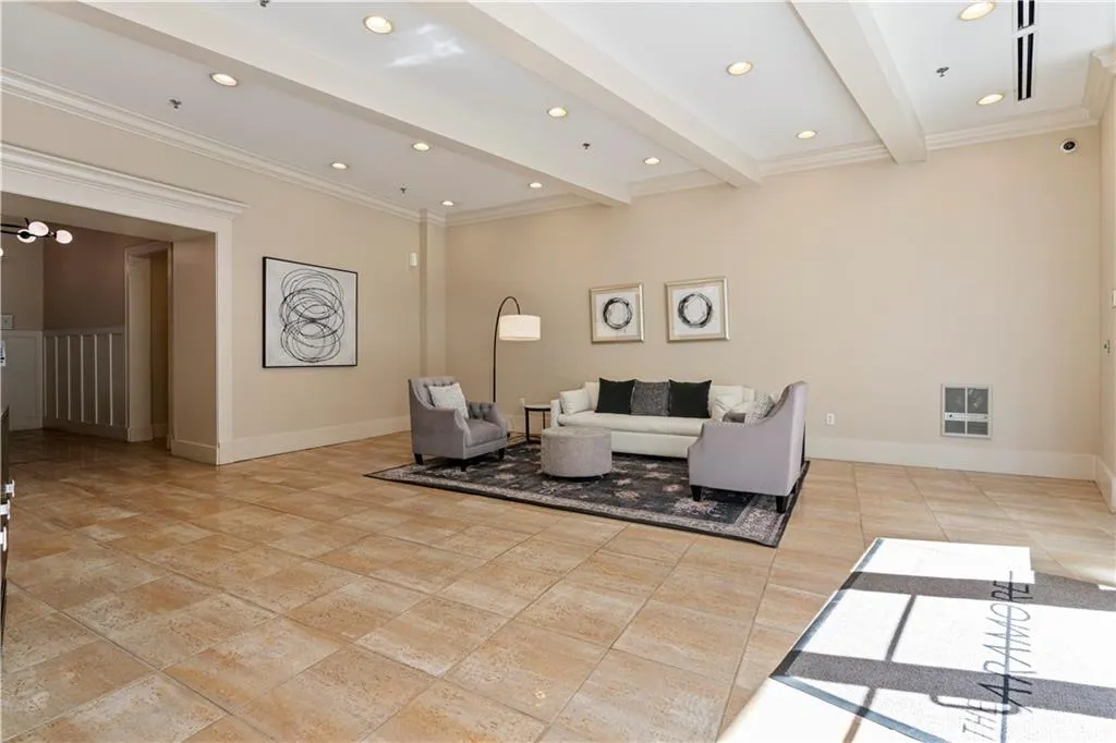 2255 Peachtree Road Ne Unit 426, Atlanta, Georgia 30309, 1 Bedroom Bedrooms, ,1 BathroomBathrooms,Residential,For Sale,2255 Peachtree Road Ne Unit 426,7528568