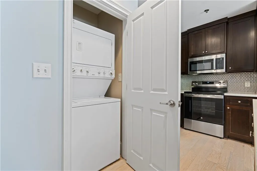 2255 Peachtree Road Ne Unit 426, Atlanta, Georgia 30309, 1 Bedroom Bedrooms, ,1 BathroomBathrooms,Residential,For Sale,2255 Peachtree Road Ne Unit 426,7528568