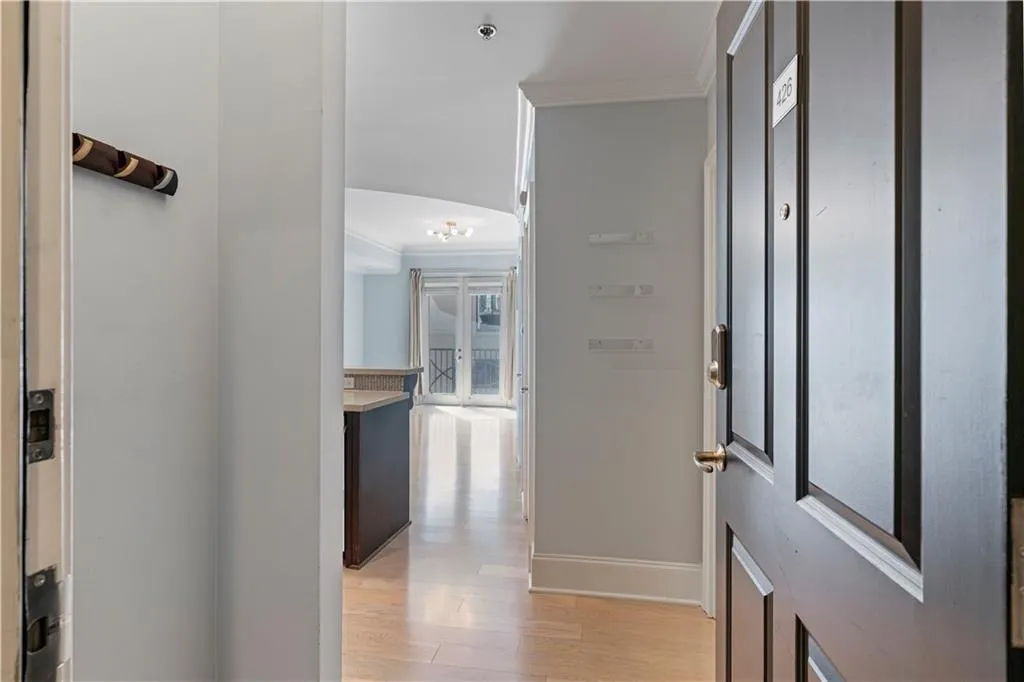 2255 Peachtree Road Ne Unit 426, Atlanta, Georgia 30309, 1 Bedroom Bedrooms, ,1 BathroomBathrooms,Residential,For Sale,2255 Peachtree Road Ne Unit 426,7528568