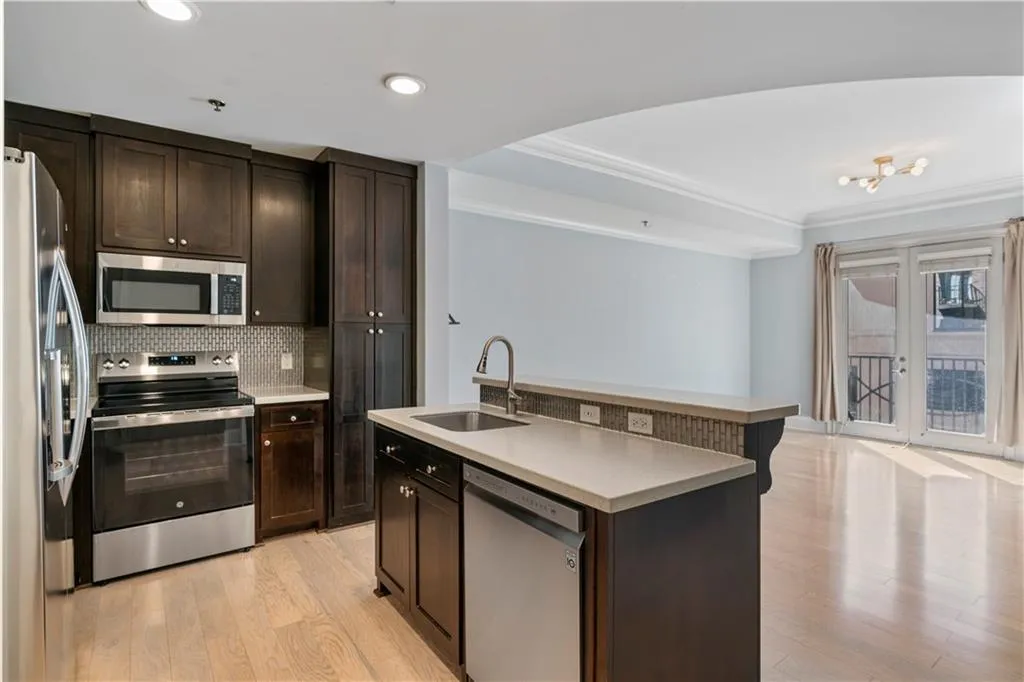 2255 Peachtree Road Ne Unit 426, Atlanta, Georgia 30309, 1 Bedroom Bedrooms, ,1 BathroomBathrooms,Residential,For Sale,2255 Peachtree Road Ne Unit 426,7528568